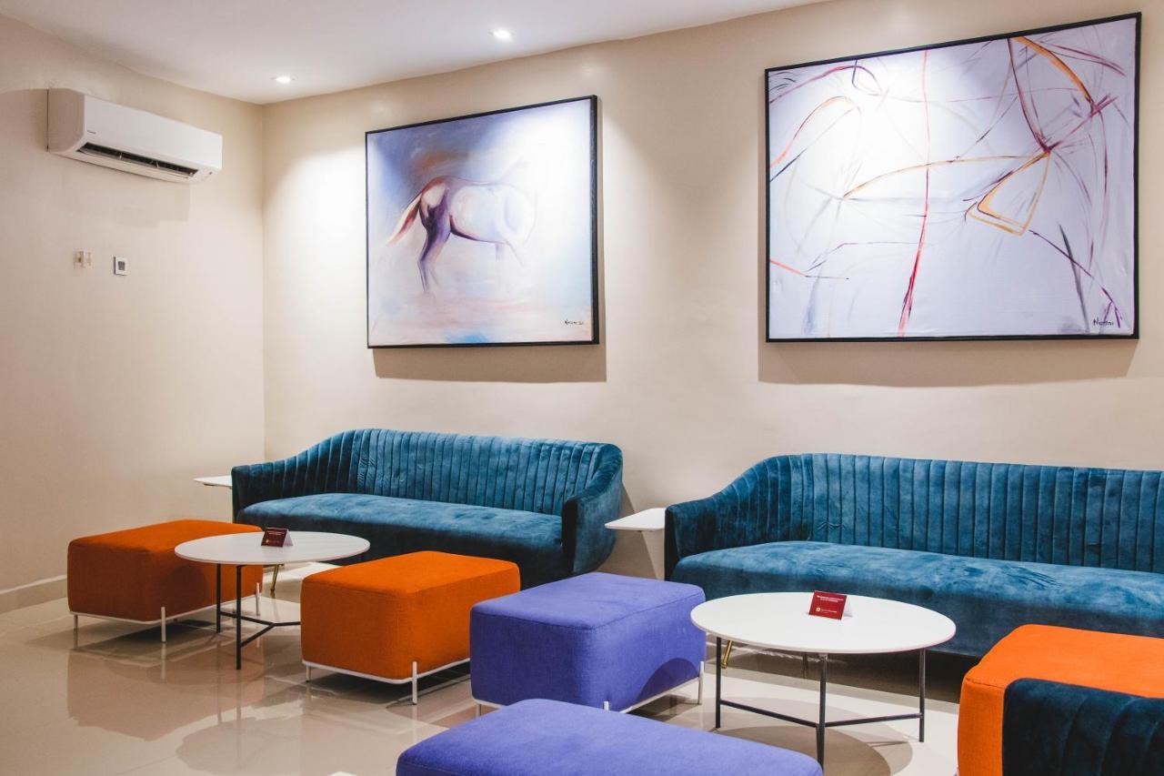 Amber City Hotels Оуери Екстериор снимка