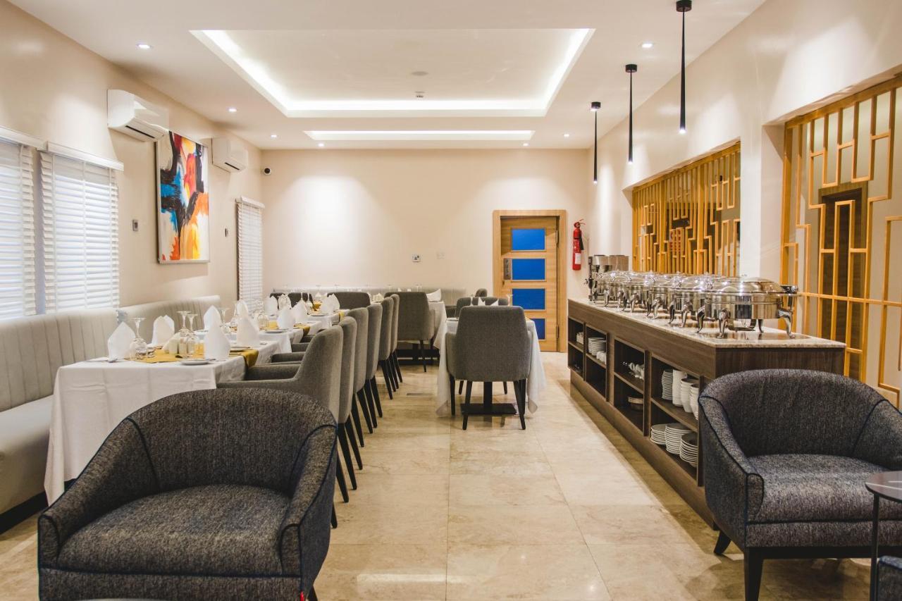 Amber City Hotels Оуери Екстериор снимка