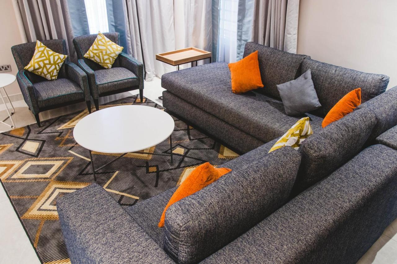 Amber City Hotels Оуери Екстериор снимка